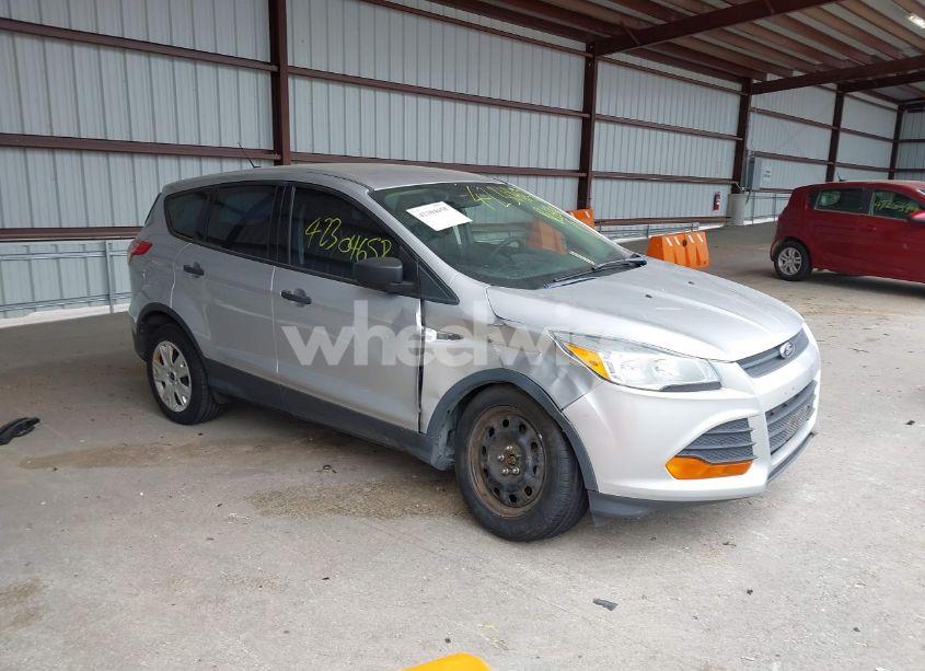 2016 Ford Escape S (VIN 1FMCU0F71GUC42171) main photo