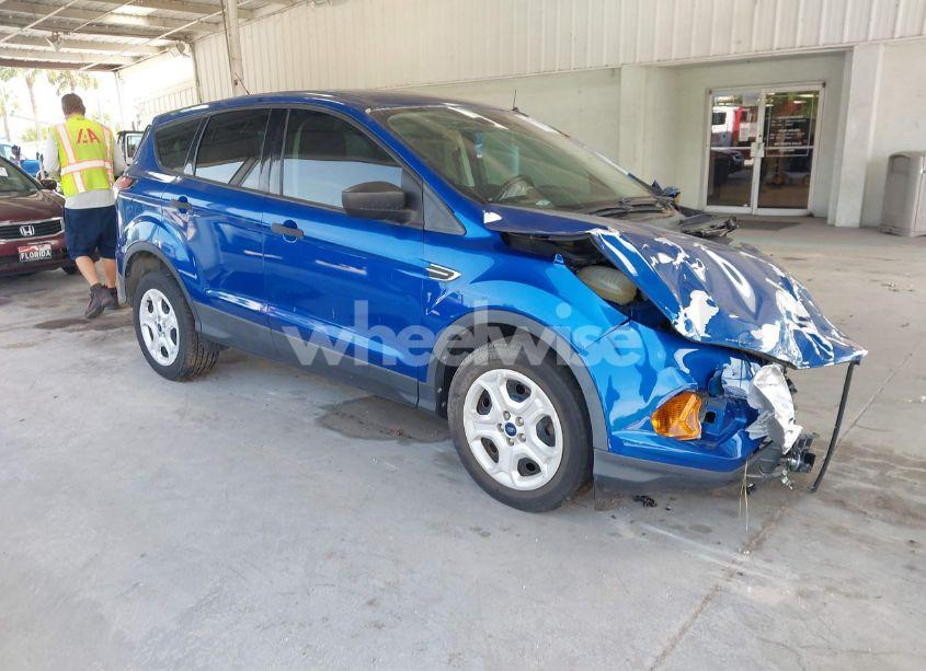 2017 Ford Escape S (VIN 1FMCU0F71HUE86078) main photo