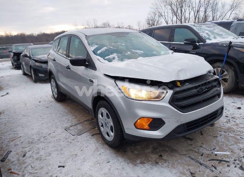 2017 Ford Escape S (VIN 1FMCU0F71HUF01260) main photo