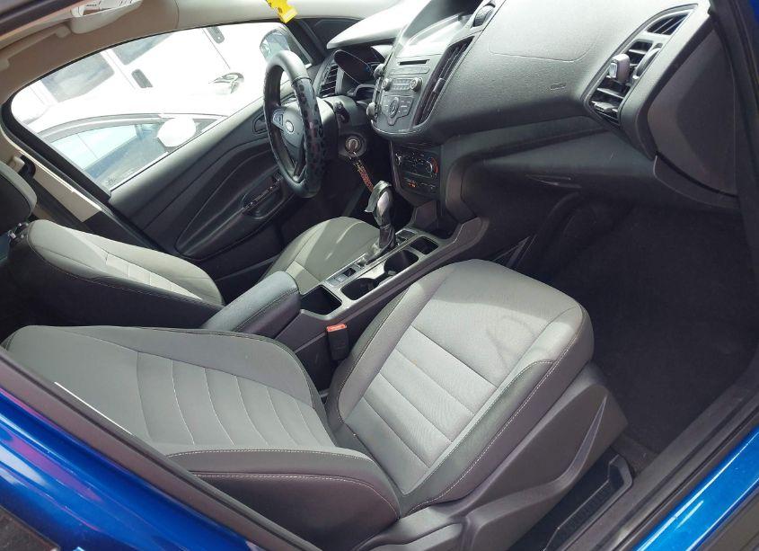 Photo 5 of 2017 Ford Escape S (VIN 1FMCU0F71HUF02425)