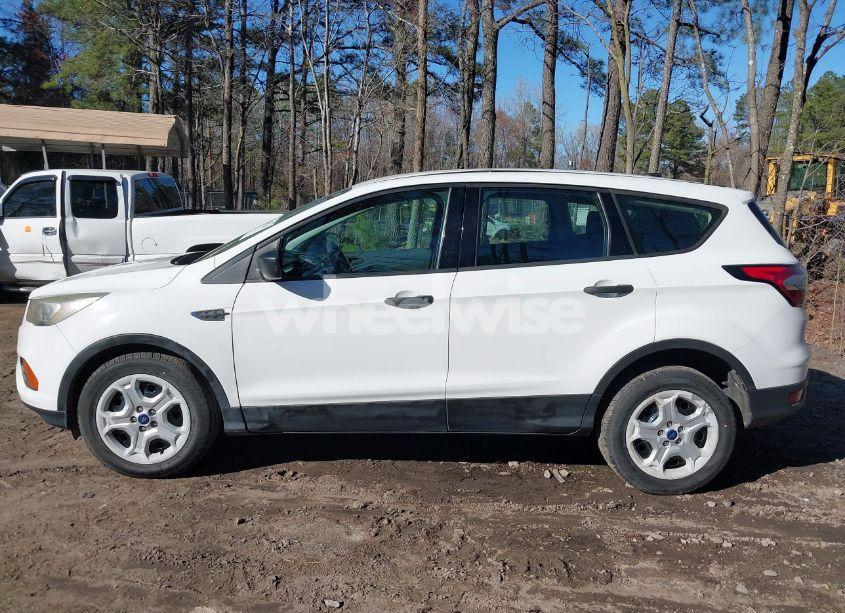 Photo 14 of 2018 Ford Escape S (VIN 1FMCU0F71JUA17689)