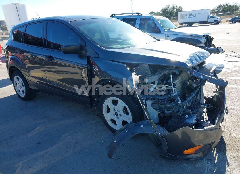 2018 Ford Escape S (VIN 1FMCU0F71JUC34143) main photo