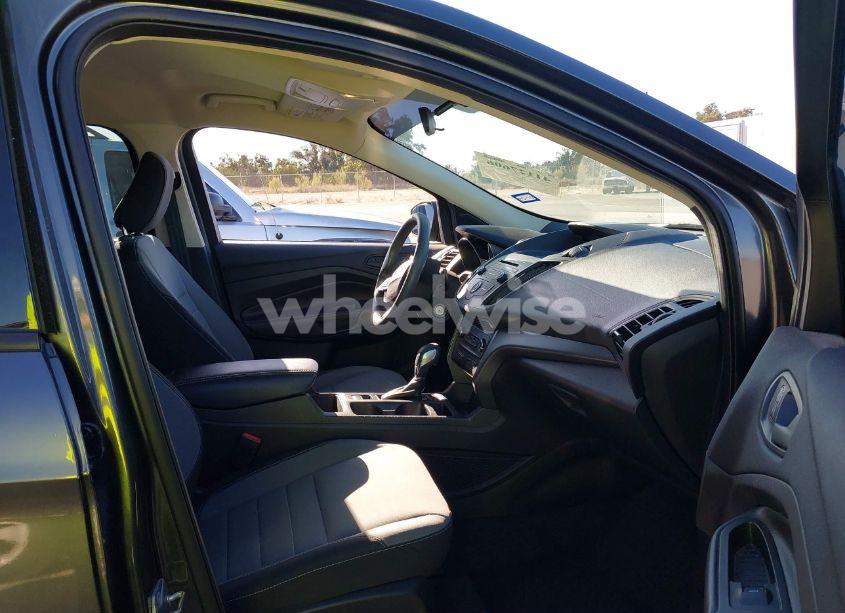 Photo 5 of 2018 Ford Escape S (VIN 1FMCU0F71JUC34143)