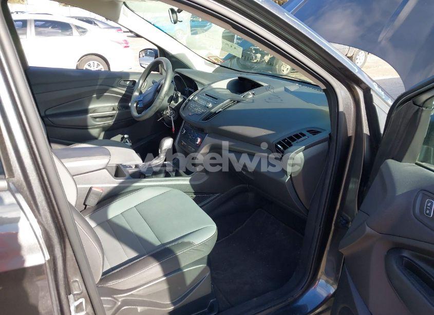 Photo 5 of 2018 Ford Escape S (VIN 1FMCU0F71JUC94231)