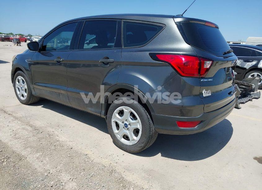 Photo 3 of 2019 Ford Escape S (VIN 1FMCU0F71KUA24479)