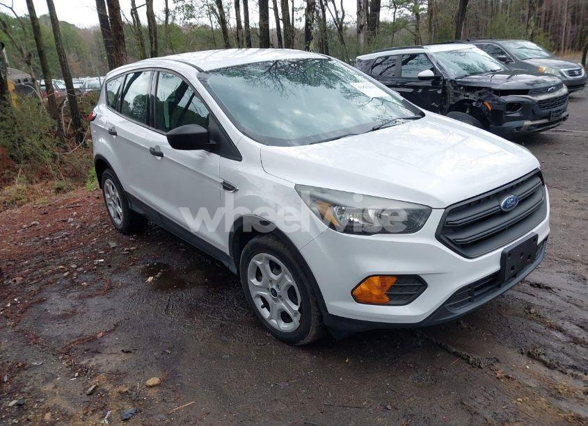 2019 Ford Escape S (VIN 1FMCU0F71KUB48977) main photo
