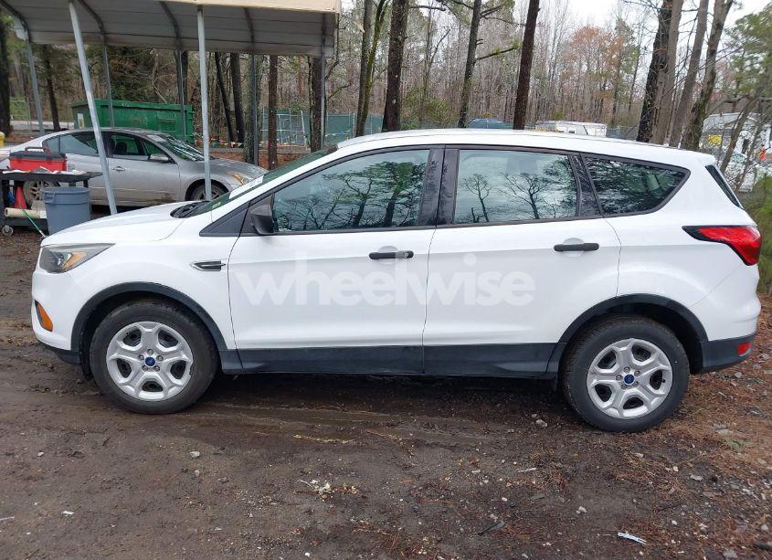 Photo 14 of 2019 Ford Escape S (VIN 1FMCU0F71KUB48977)