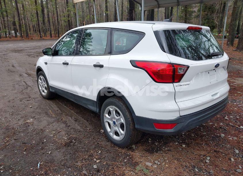 Photo 3 of 2019 Ford Escape S (VIN 1FMCU0F71KUB48977)