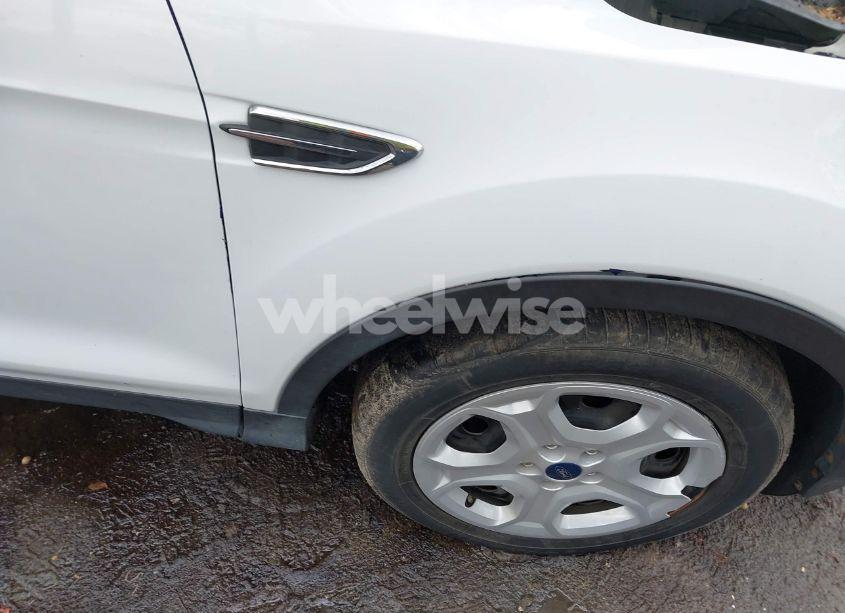 Photo 6 of 2019 Ford Escape S (VIN 1FMCU0F71KUB48977)