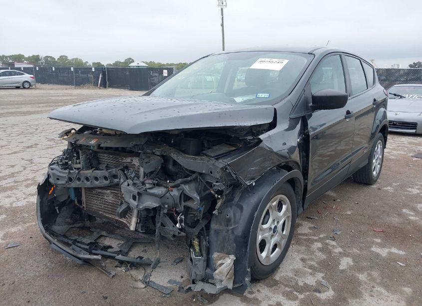 Photo 2 of 2019 Ford Escape S (VIN 1FMCU0F71KUB85768)