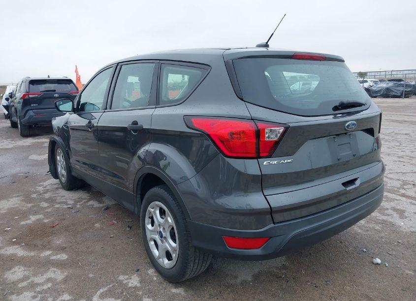 Photo 3 of 2019 Ford Escape S (VIN 1FMCU0F71KUB85768)