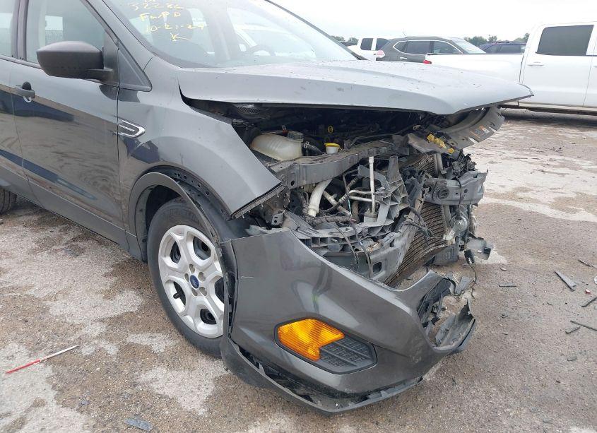 Photo 6 of 2019 Ford Escape S (VIN 1FMCU0F71KUB85768)