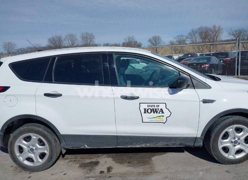 Photo 13 of 2019 Ford Escape S (VIN 1FMCU0F71KUC07235)