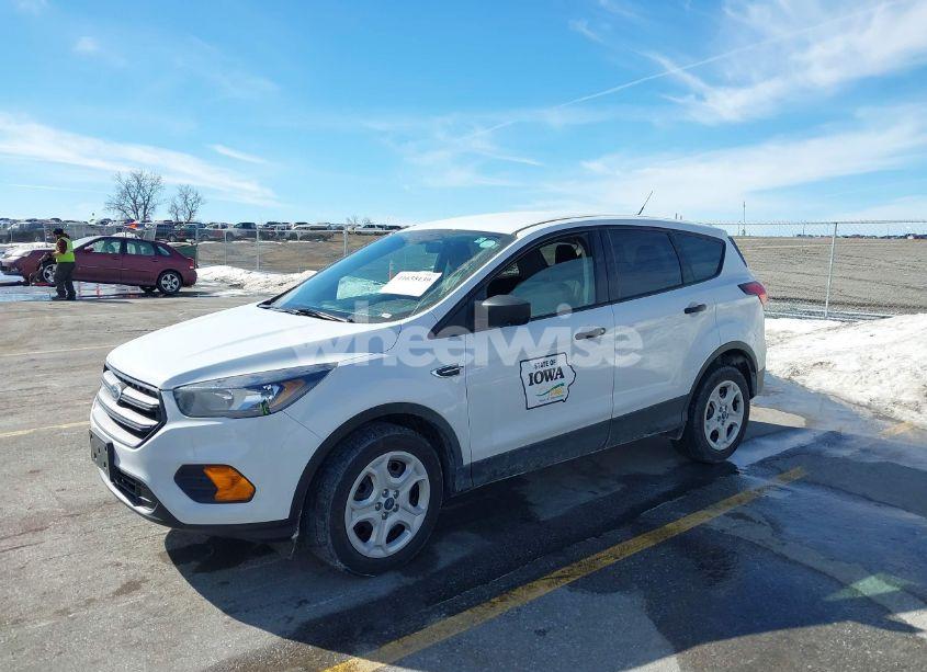 Photo 2 of 2019 Ford Escape S (VIN 1FMCU0F71KUC07235)
