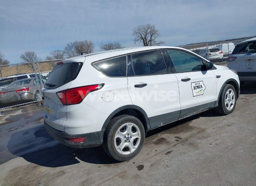 Photo 4 of 2019 Ford Escape S (VIN 1FMCU0F71KUC07235)