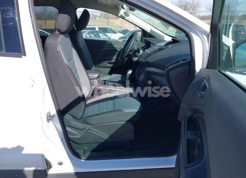 Photo 5 of 2019 Ford Escape S (VIN 1FMCU0F71KUC07235)