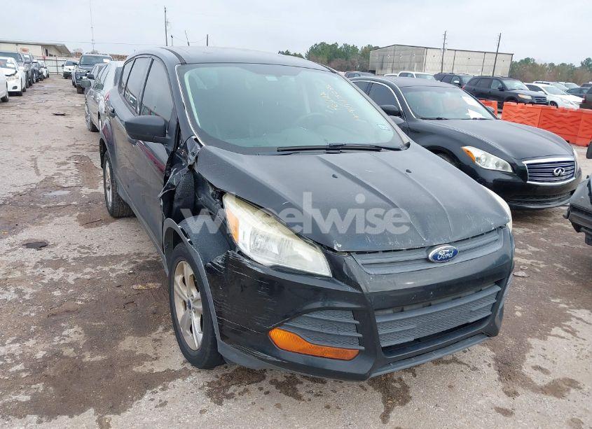 2013 Ford Escape S (VIN 1FMCU0F72DUB30166) main photo