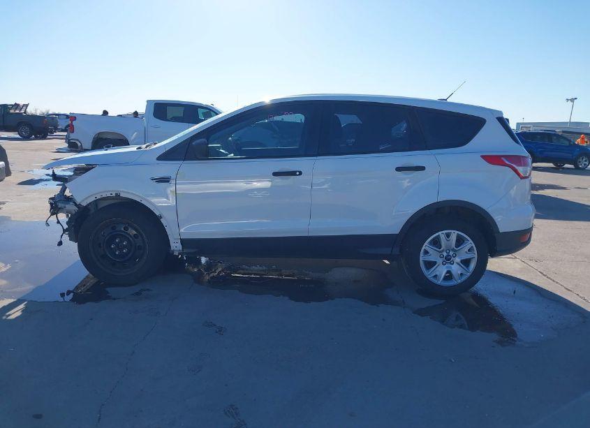 Photo 15 of 2013 Ford Escape S (VIN 1FMCU0F72DUB39403)