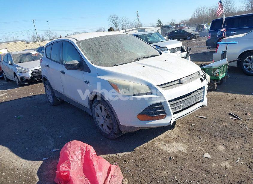 2013 Ford Escape S (VIN 1FMCU0F72DUD82225) main photo