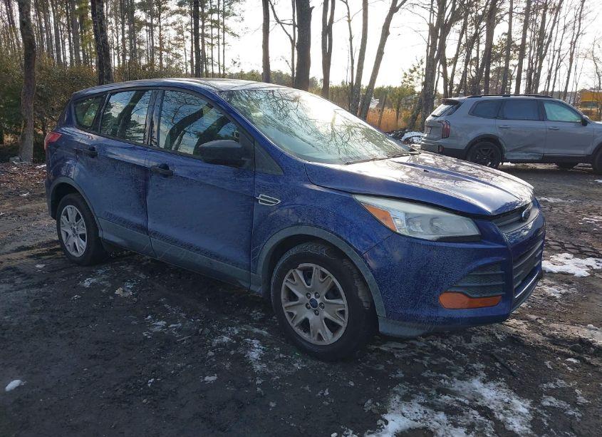 2014 Ford Escape S (VIN 1FMCU0F72EUC33718) main photo