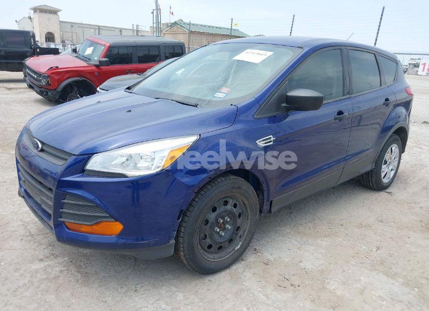 Photo 2 of 2015 Ford Escape S (VIN 1FMCU0F72FUA41815)