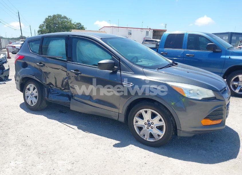 2015 Ford Escape S (VIN 1FMCU0F72FUA48781) main photo