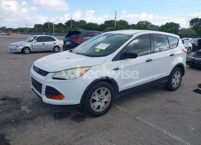 Photo 2 of 2015 Ford Escape S (VIN 1FMCU0F72FUB64045)
