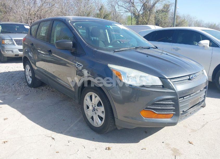 2016 Ford Escape S (VIN 1FMCU0F72GUC41806) main photo