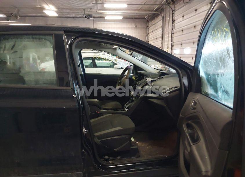 Photo 5 of 2016 Ford Escape S (VIN 1FMCU0F72GUC52787)