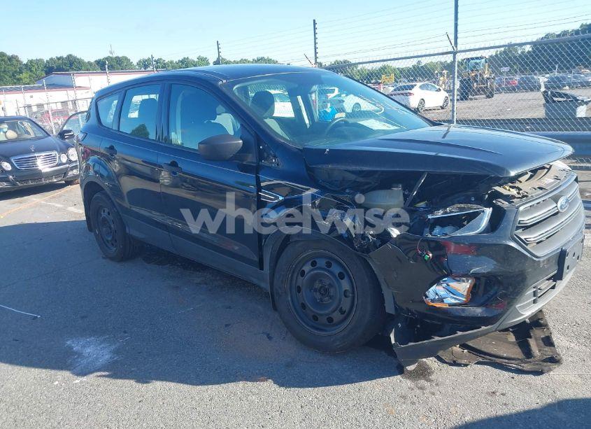 2017 Ford Escape S (VIN 1FMCU0F72HUD48601) main photo