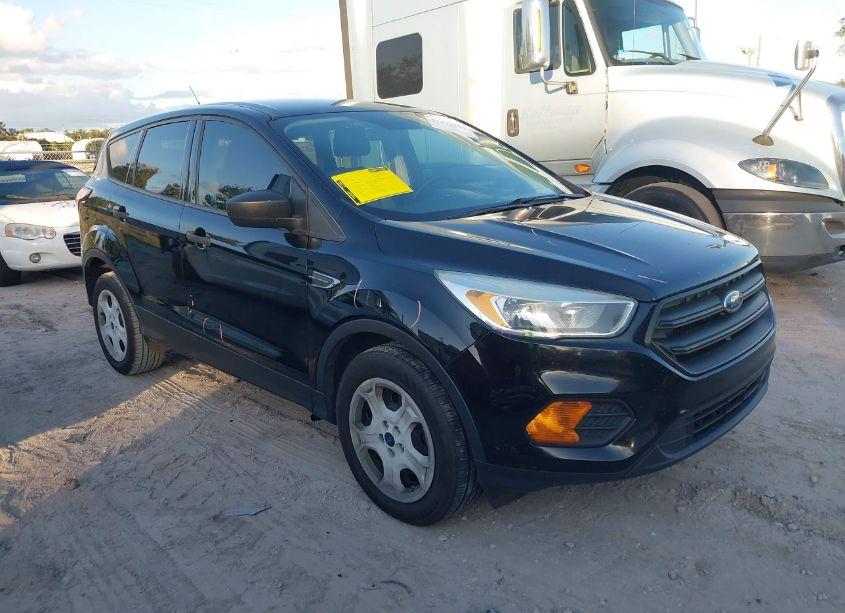 2017 Ford Escape S (VIN 1FMCU0F72HUE02012) main photo