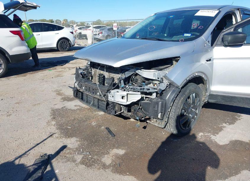 Photo 6 of 2018 Ford Escape S (VIN 1FMCU0F72JUA66576)