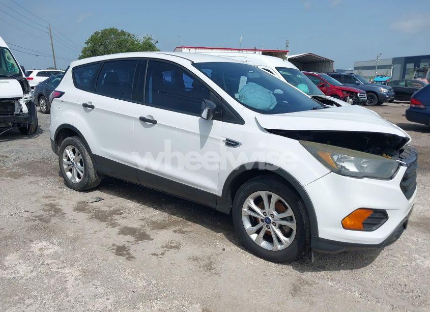 2018 Ford Escape S (VIN 1FMCU0F72JUA68019) main photo