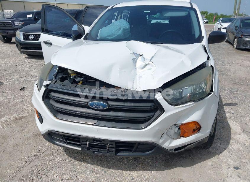 Photo 6 of 2018 Ford Escape S (VIN 1FMCU0F72JUA68019)