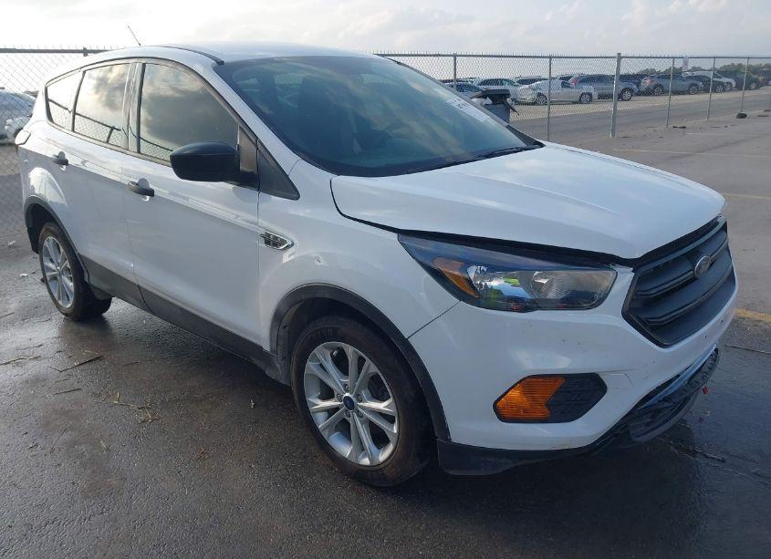2019 Ford Escape S (VIN 1FMCU0F72KUA58415) main photo