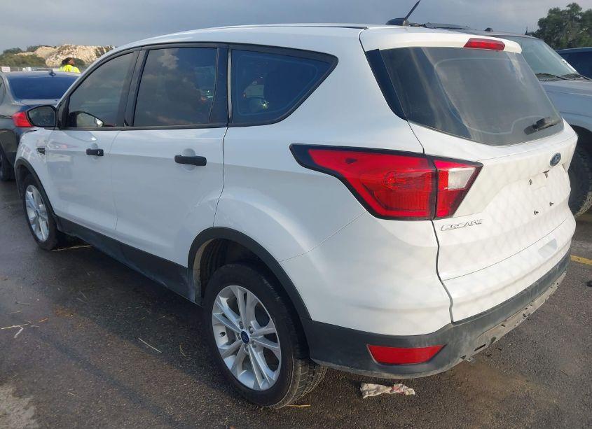 Photo 3 of 2019 Ford Escape S (VIN 1FMCU0F72KUA58415)