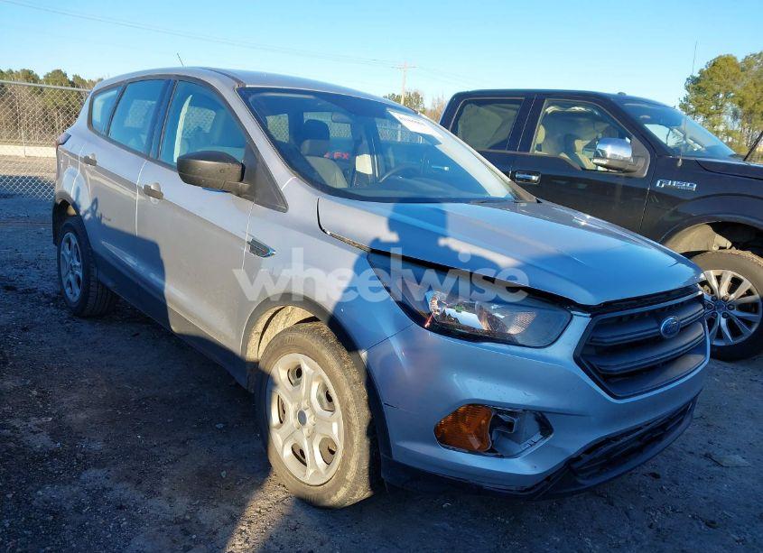 2019 Ford Escape S (VIN 1FMCU0F72KUA88384) main photo