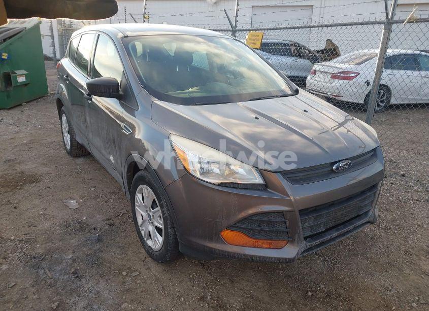 2013 Ford Escape S (VIN 1FMCU0F73DUA38466) main photo