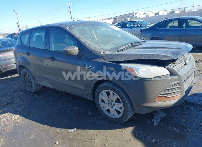 2013 Ford Escape S (VIN 1FMCU0F73DUA53212) main photo
