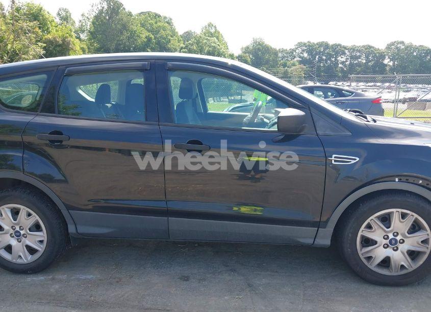 Photo 13 of 2013 Ford Escape S (VIN 1FMCU0F73DUC08230)