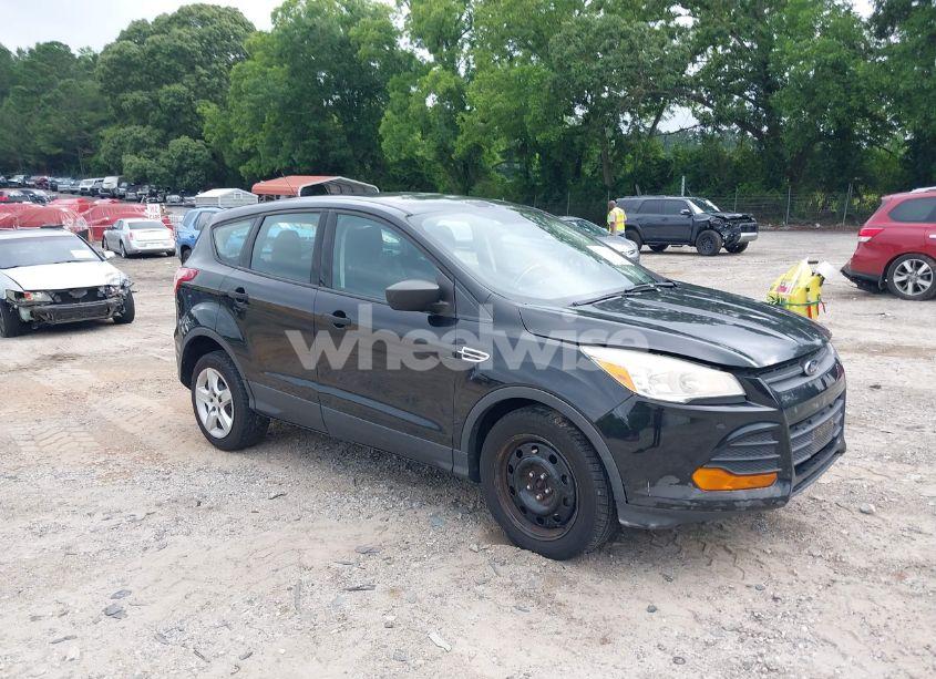 2014 Ford Escape S (VIN 1FMCU0F73EUC29631) main photo