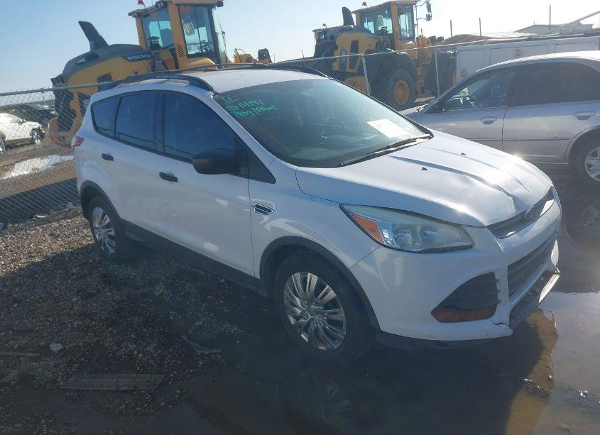 2014 Ford Escape S (VIN 1FMCU0F73EUC69630) main photo
