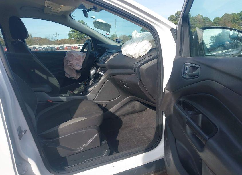 Photo 5 of 2016 Ford Escape S (VIN 1FMCU0F73GUA09814)