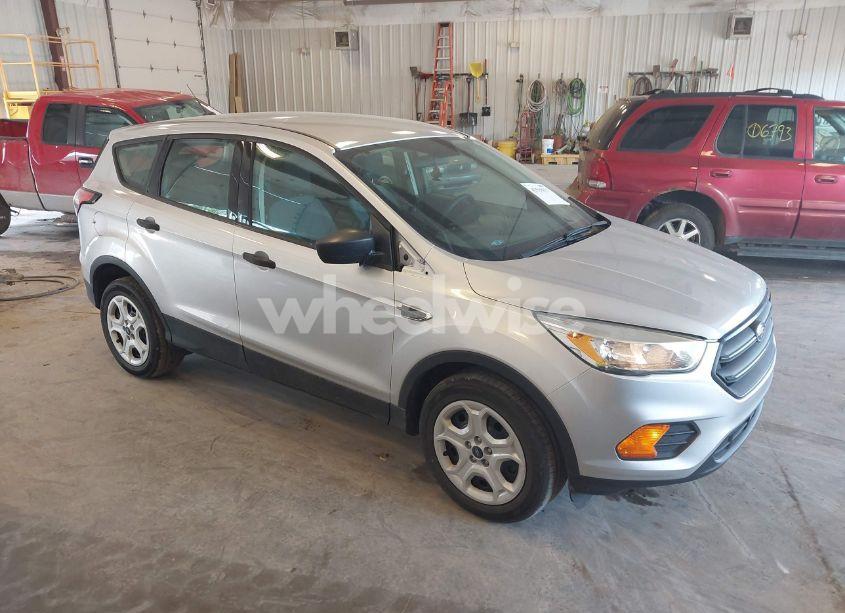 2017 Ford Escape S (VIN 1FMCU0F73HUA92372) main photo