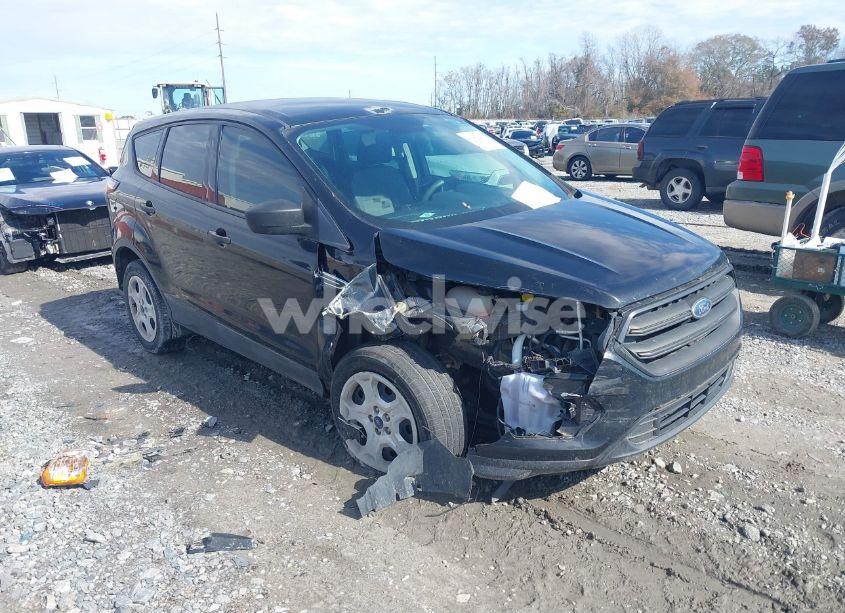 2017 Ford Escape S (VIN 1FMCU0F73HUD48669) main photo