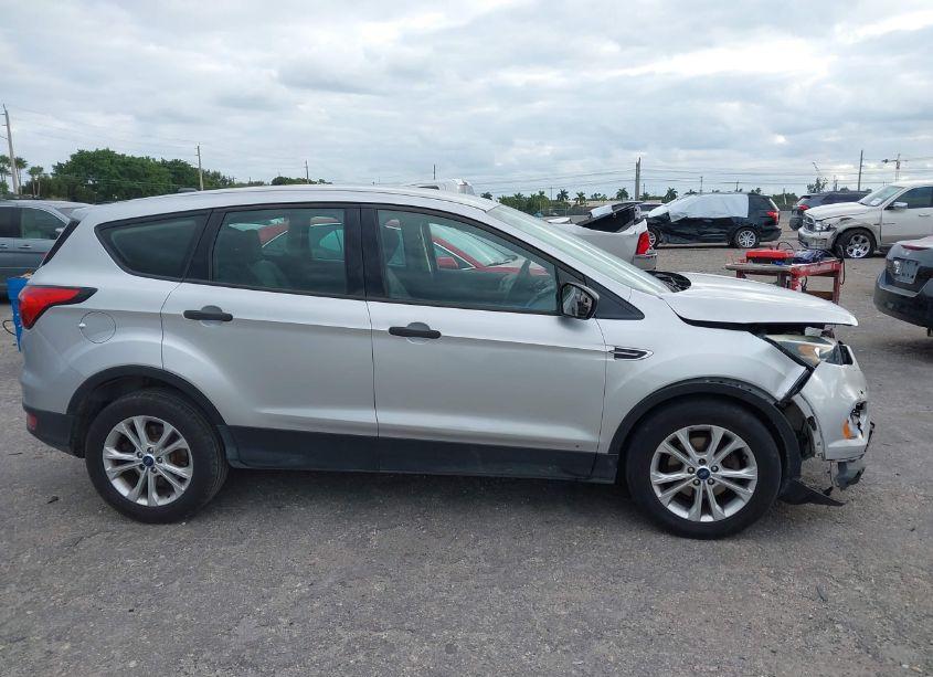 Photo 13 of 2019 Ford Escape S (VIN 1FMCU0F73KUA59170)