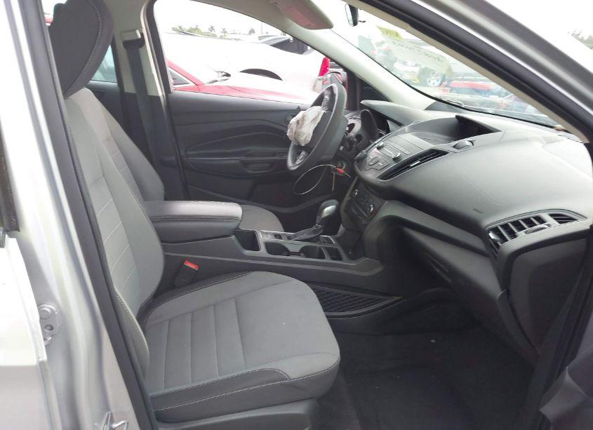 Photo 5 of 2019 Ford Escape S (VIN 1FMCU0F73KUA59170)