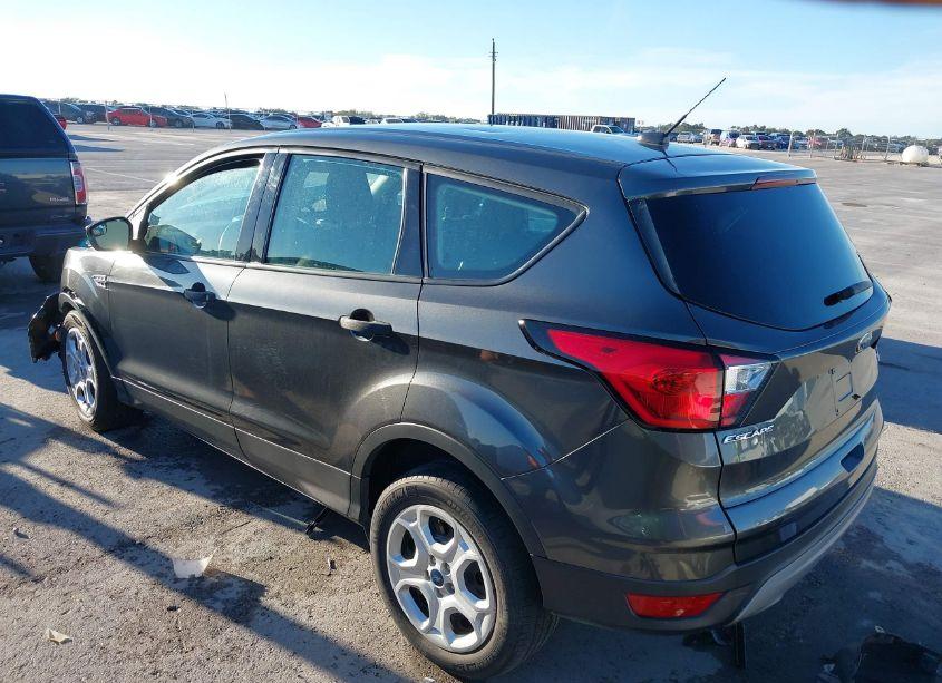 Photo 3 of 2019 Ford Escape S (VIN 1FMCU0F73KUA62909)