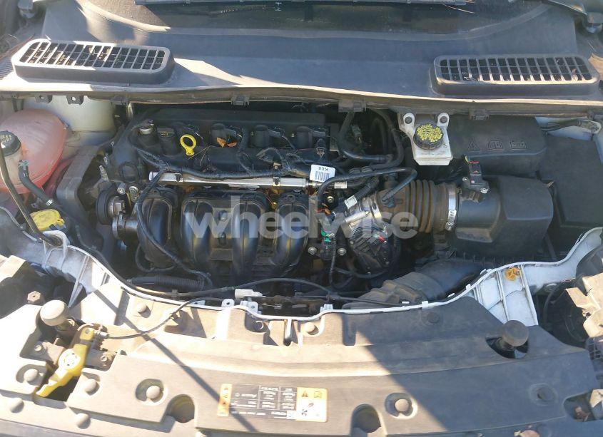Photo 10 of 2019 Ford Escape S (VIN 1FMCU0F73KUA67558)