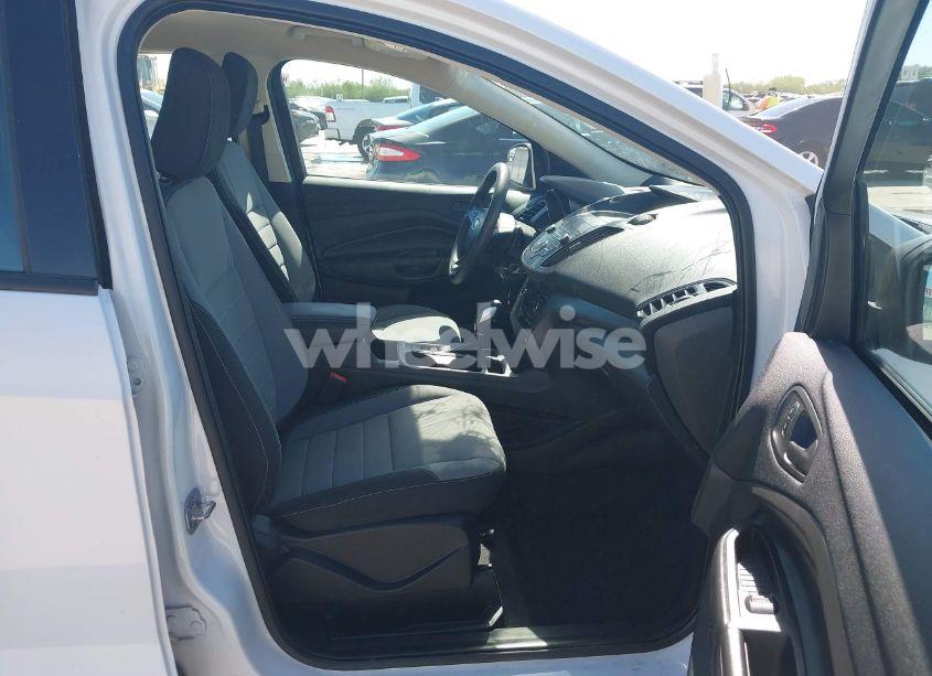 Photo 5 of 2019 Ford Escape S (VIN 1FMCU0F73KUB00462)